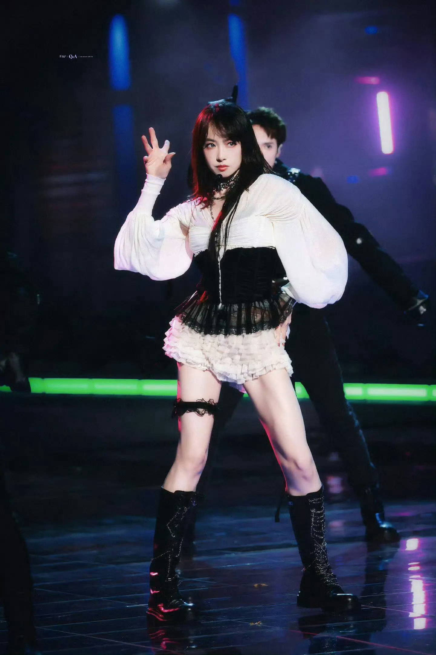 宋茜x舞台大美腿闪瞎眼