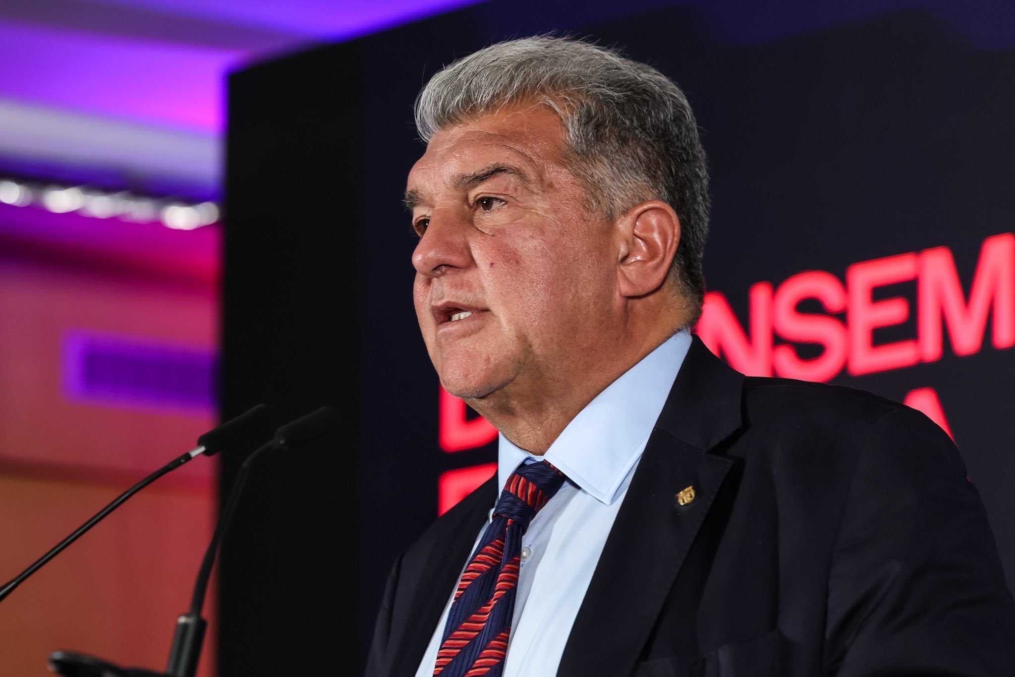 官方：举报拉波尔塔利用巴萨职务洗钱的上诉被法院驳回。巴萨vs马竞巴萨至死不渝红蓝