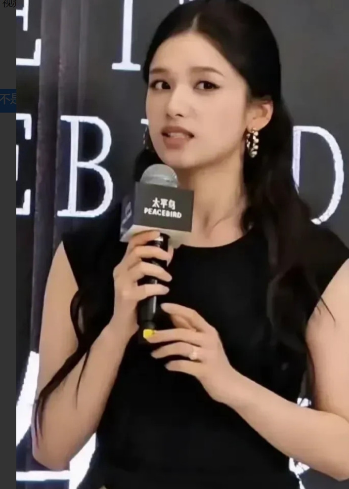 不怪那么多人想娶她，虽然不是很漂亮，但是气质真的超级好啊。[玫瑰][玫瑰][玫瑰