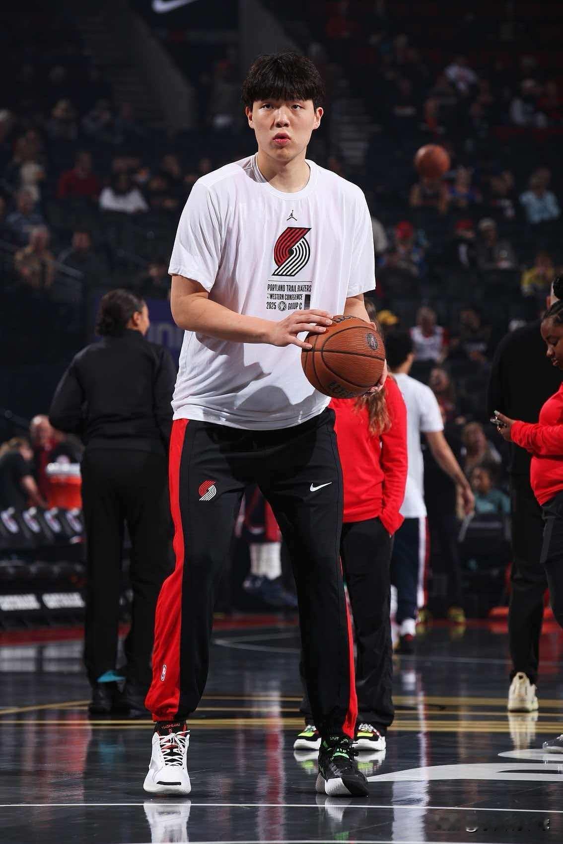 NBA体验卡用完了！杨瀚森的价值只剩下卖门票和球衣了开拓者如意算盘打的响，杨