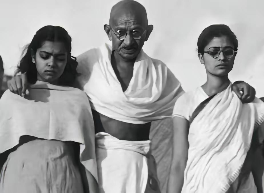 1900年，甘地尝试第一次禁欲失败后，在6年宣布第二次禁欲，此时他是36岁，禁欲