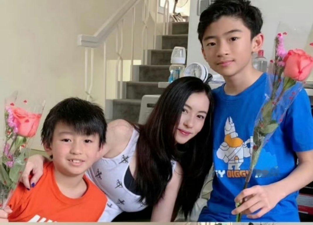 放弃6亿财产，只为带走儿子抚养权，如今谢霆锋和儿子亲如兄弟，张柏芝的清醒，够狠！
