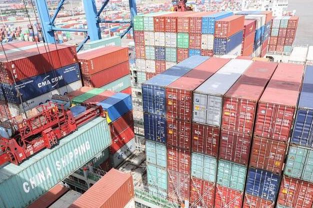 中国怎么办？欧盟动真格了：2027年底一道硬门槛，能直接把你的货拦在门外！再
