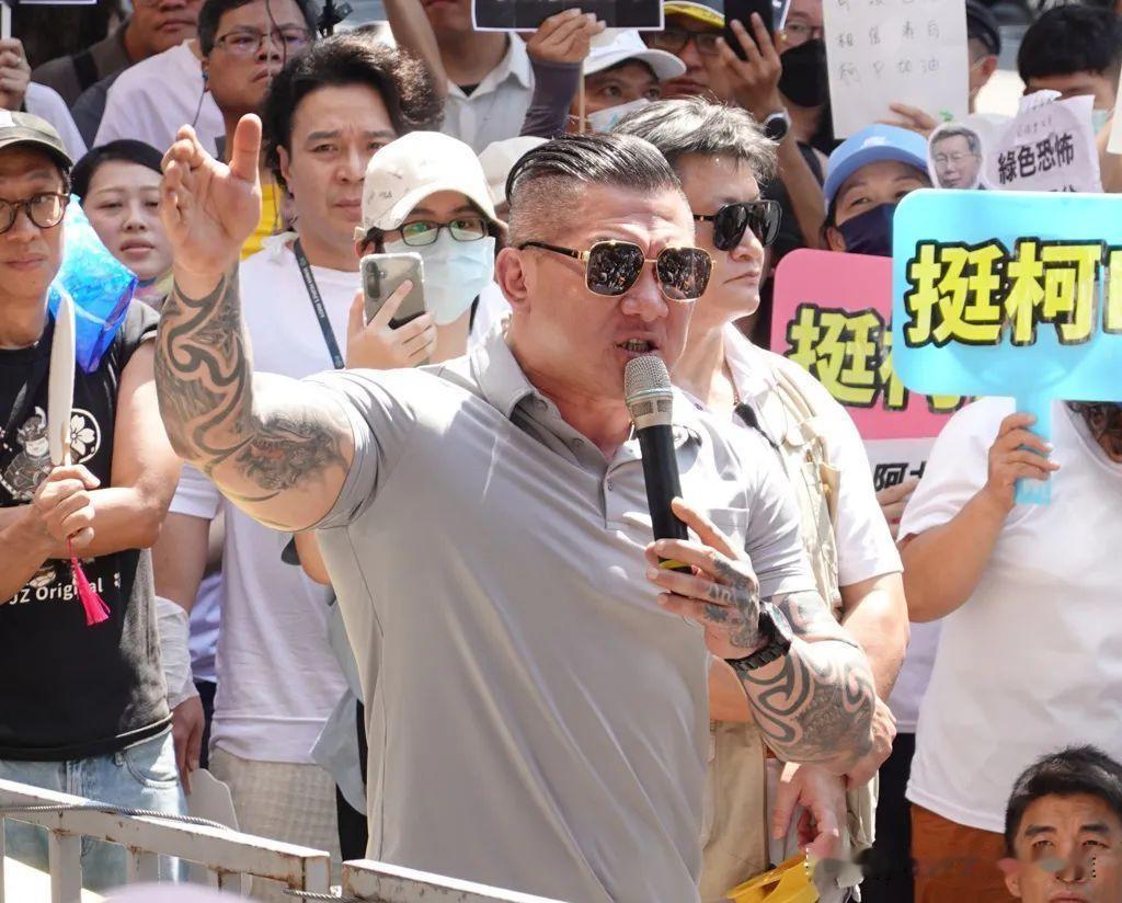 网红馆长转身民调公司两岸新思考引热议最近台湾网红馆长陈之汉宣布计划成立民