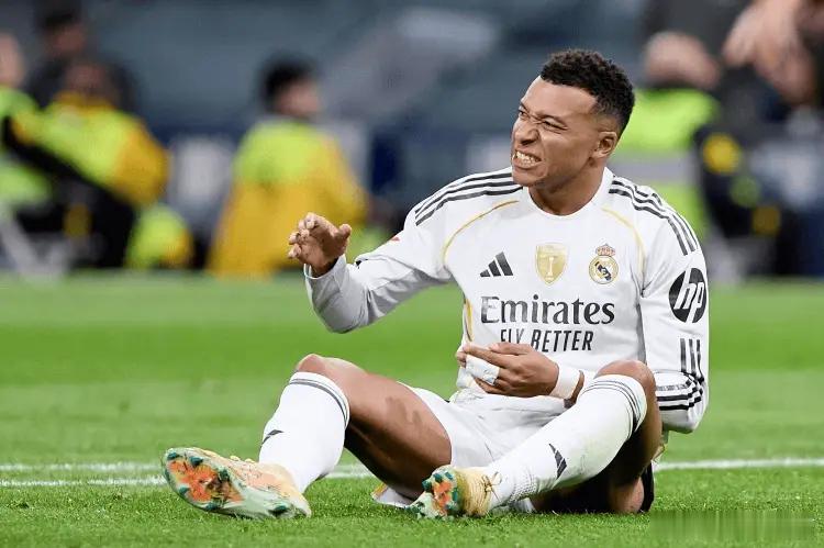 龙赛罗：姆巴佩从没证明过自己以他为核心的球队都没赢过大赛冠军姆巴佩，软弱。我早就