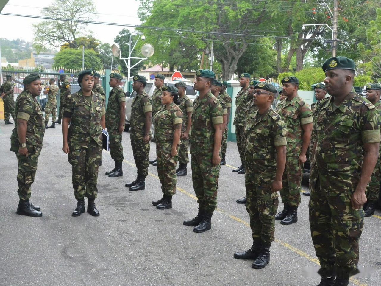 据《特立尼达快报》采访的多位高级情报和军事消息人士透露，特立尼达和多巴哥国防军已