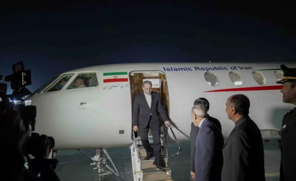 巴基斯坦迎来一贵客，美国激动坏了 巴基斯坦迎来了一场难得一见的外交盛事，四月