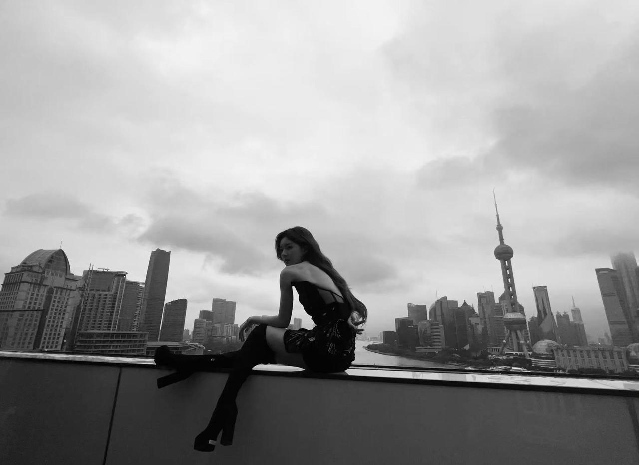 恨海情天东亚人骨子里的宿命，也是我和你之间那段无法挣脱的过往。你说爱我，我却要反