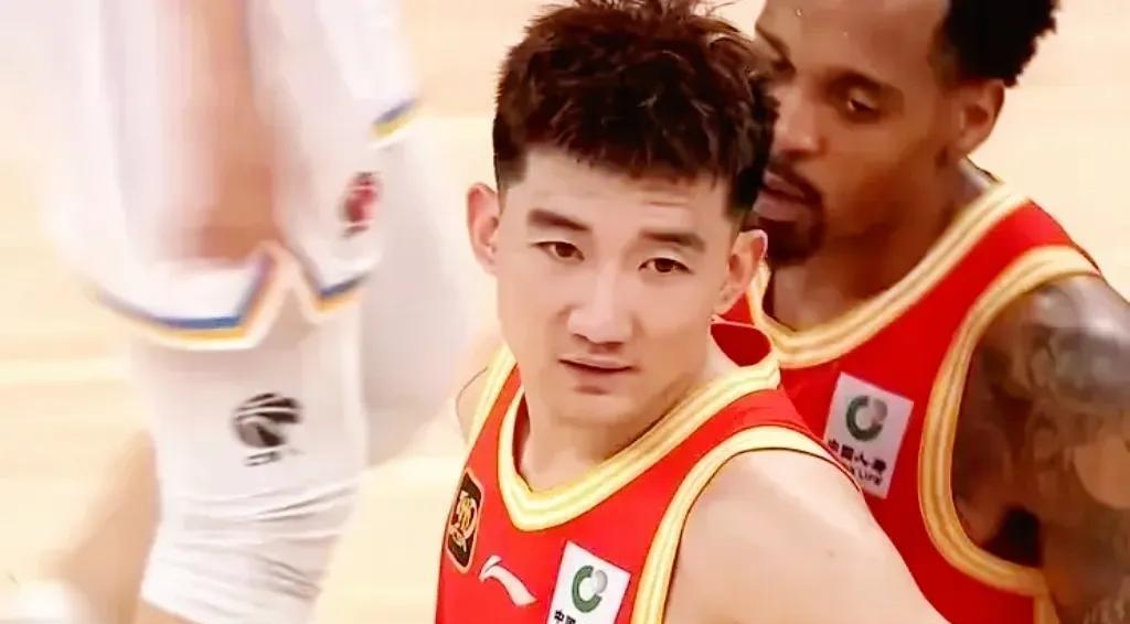 这也太爱看了！CBA总决赛这出“大戏”真的看傻了！孙铭徽当着篮协主席徐济成的面
