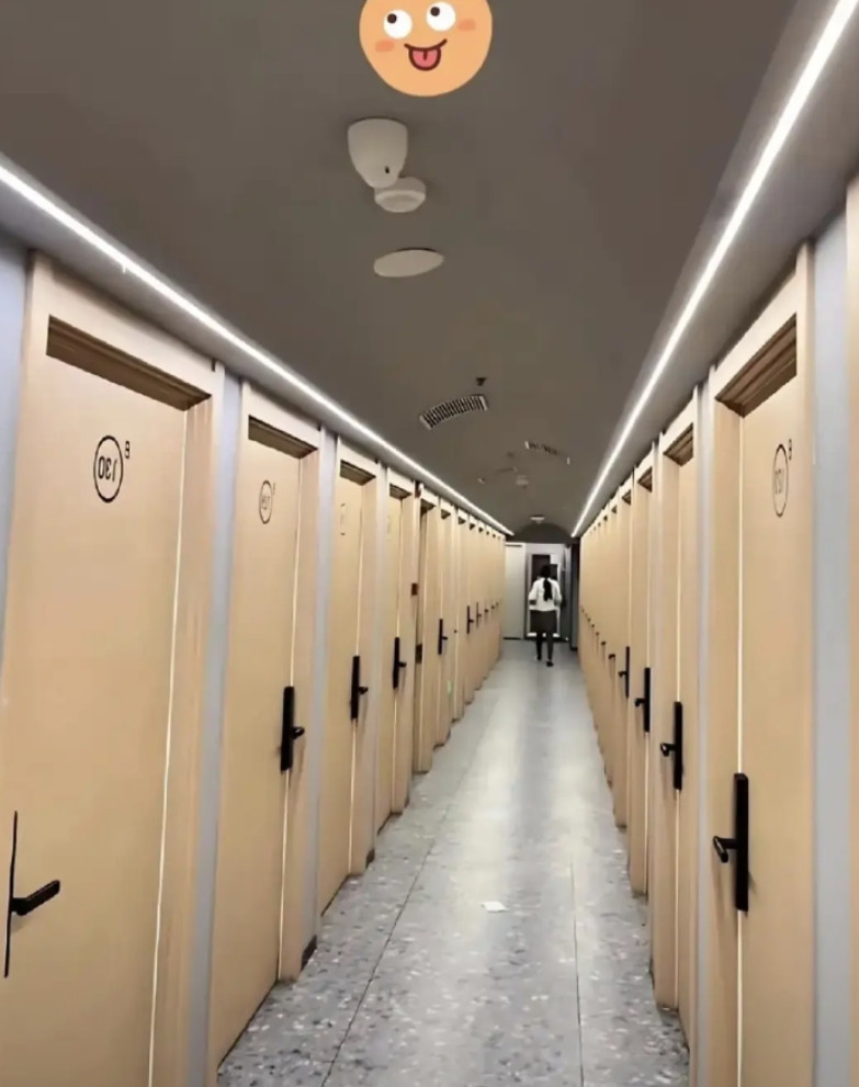 我说是卫生间有毛病吗？还能是什么？