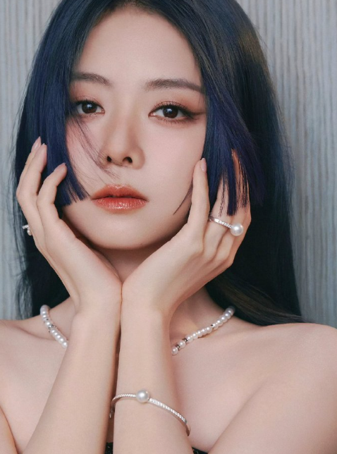 这完全就是两种形式的萌啊而且真的感觉谭松韵没有给自己框定在一个风格里，30+了看