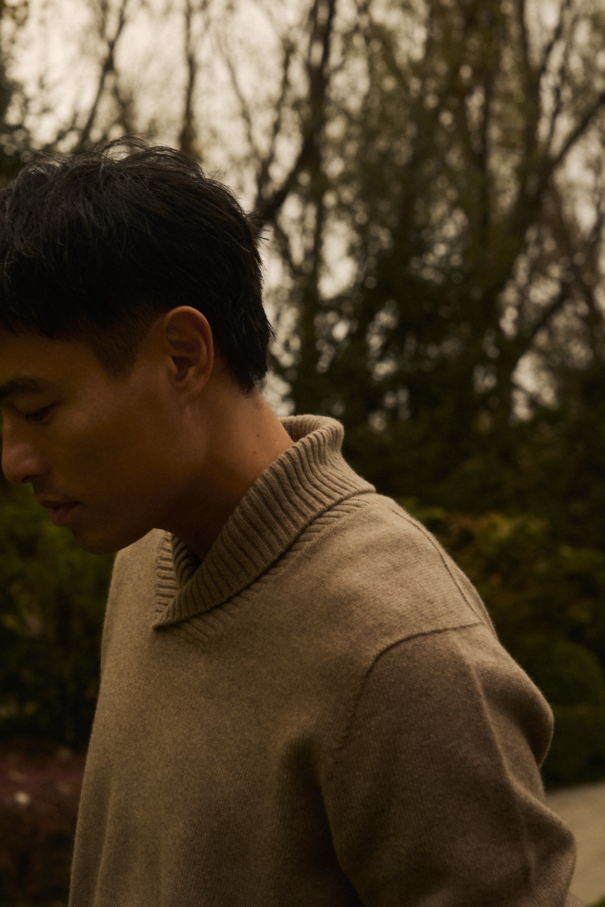 与Melinda亮相品牌活动，秋日穿搭好绝！阿梅灰针织显气场，Yo卡其高领藏力量