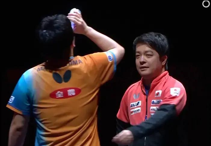 看一眼比分，1-3，我差点就把直播关了。王楚钦这场球，赢得太“惊悚”。