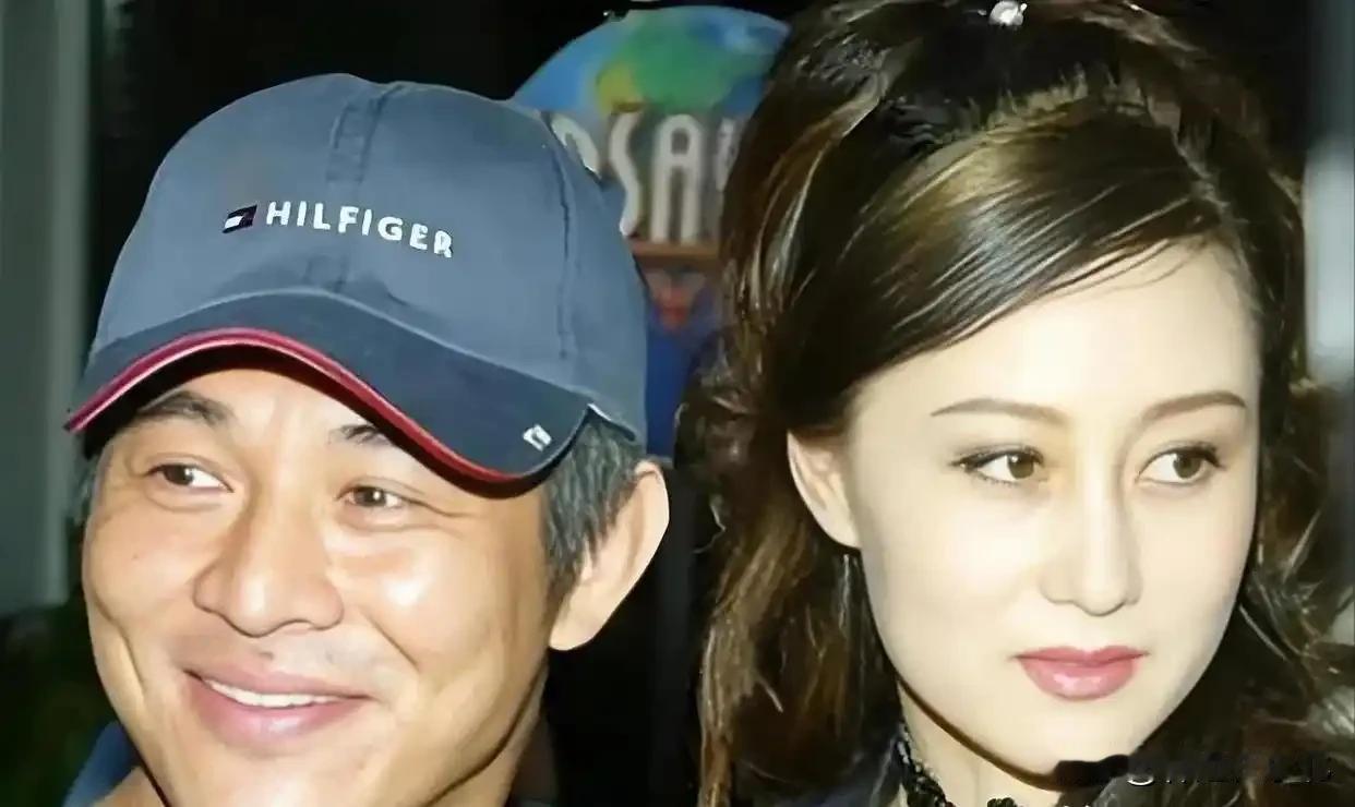 这是李连杰和现任妻子的照片，谁能告诉我？他们夫妻俩谁的年龄大呢？