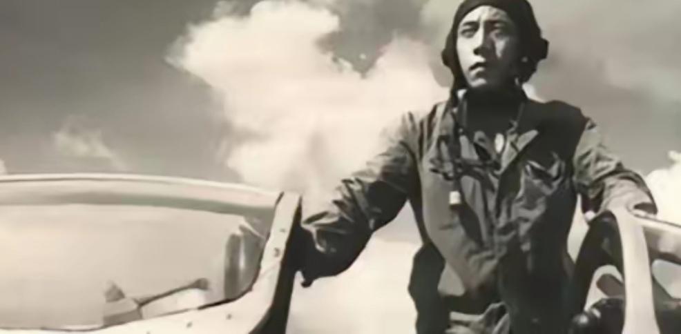 1990年那个驾机叛逃的中国飞行员，以为能去美国享清福，结果刚下飞机直接傻了1