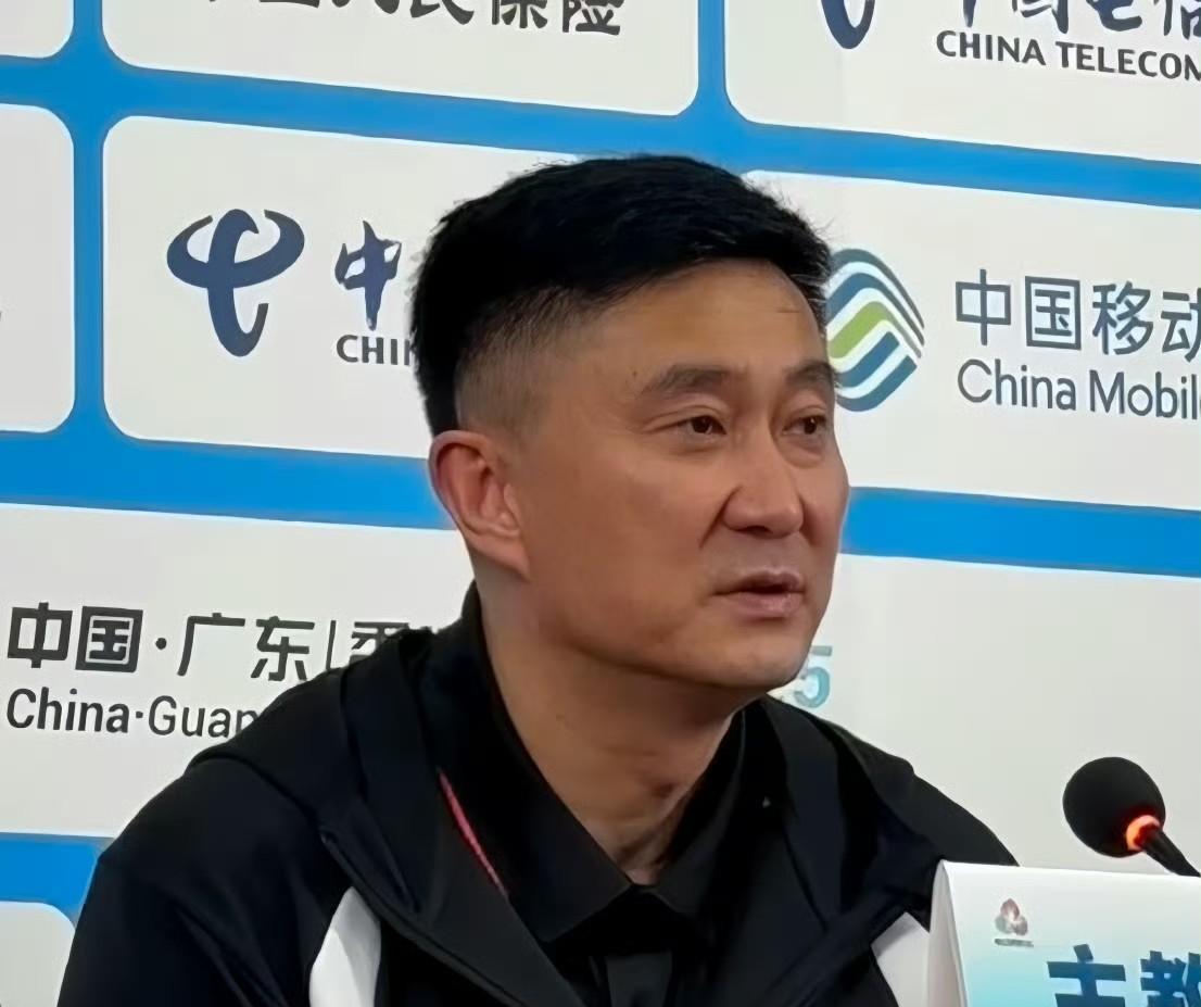 杜锋和杨鸣算是杠上了！全运会首战后，互相花式吹捧，杨鸣说广东实力独一档，杜锋说