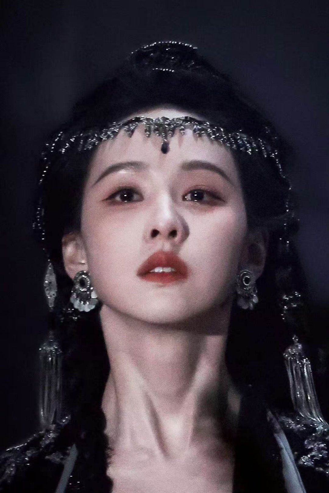 陈都灵怎么哭得乱七八糟的看完陈都灵雾妄言哭戏路透，只想说太会哭了。梨花带雨、破碎