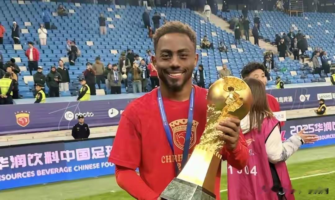 双赢！海港买断加布里埃尔是双方努力的结果。1月31日，关于海港外援加布里埃尔签