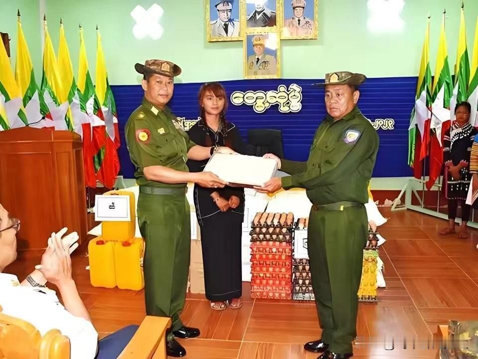 缅军为了集中兵力清剿克伦尼军并将缅军中东部军区司令部从掸邦迁移至克耶邦的最新消息