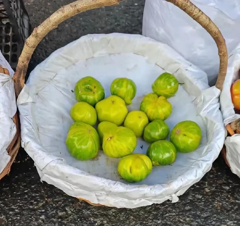 在东北，如何委婉的表达一种食物很难吃？甲：有咸菜吗？乙：不行咱下把挂面吧？