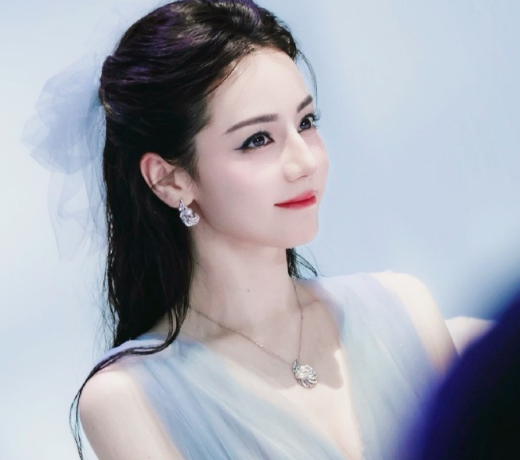 生命里给了我数不清的积雪