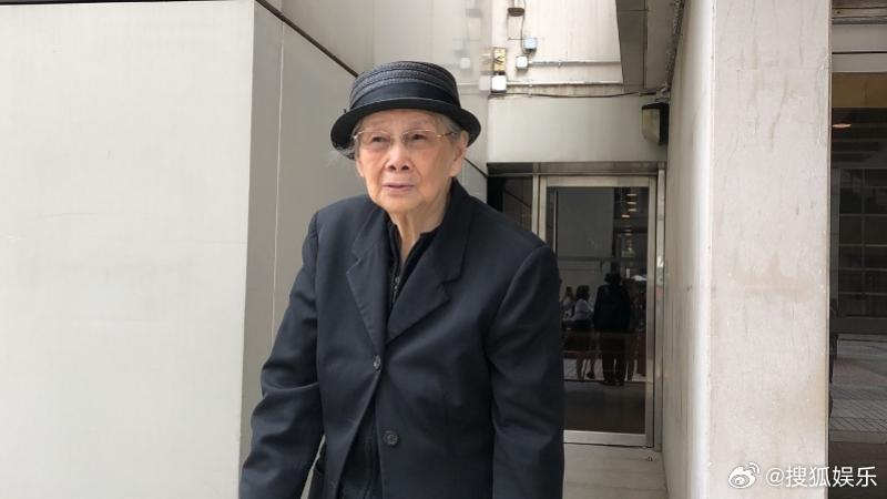 梅艳芳剩余遗产将捐赠8月30日，梅艳芳母亲覃美金去世，享年102岁，触发了梅艳