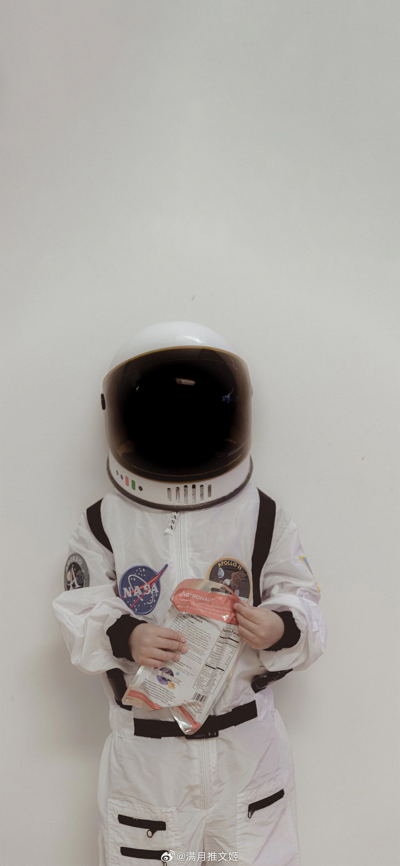 她唯一的渴望，是成为她自己。——陈倾月《闻冬》晚安推文