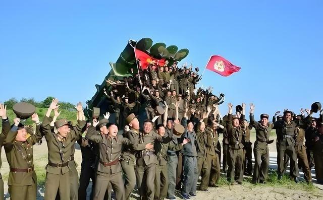 一场俄乌战争彻底改写了朝鲜的“命运”，朝鲜的1200多万发炮弹不仅成为了俄罗斯现