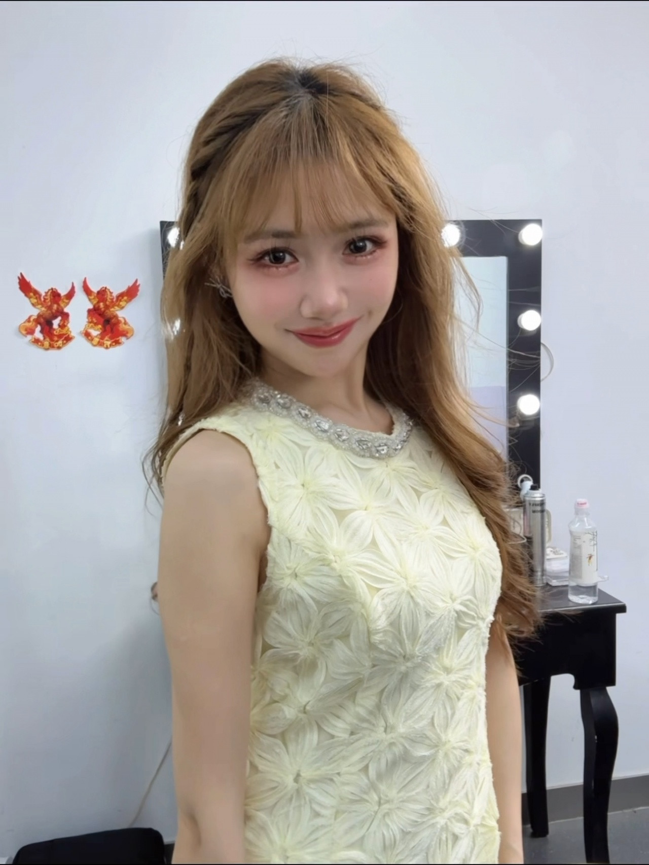 BaoBao是谁的白月光？！LPL女主持BaoBao晒照：周末快乐可惜嫁人太早