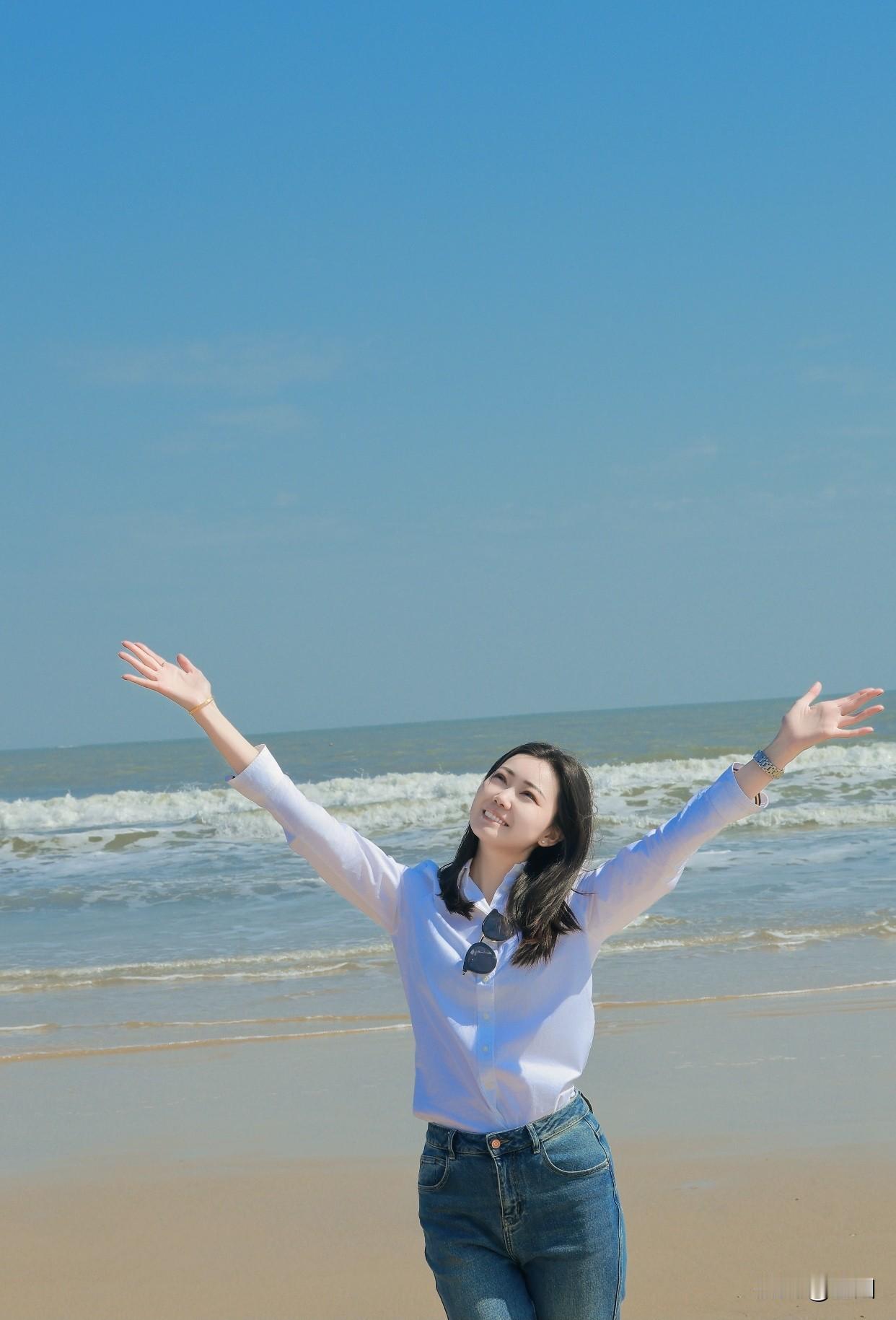 内在修养更是核心。能丰富思想，让谈吐更有内涵。学会控制情绪也很重要，遇到问题不急