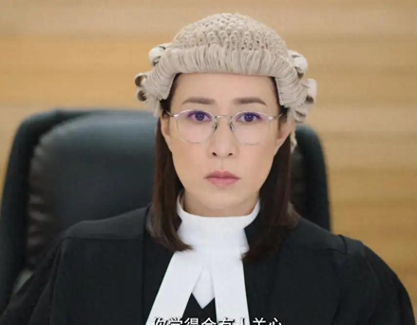 TVB又翻车了？新剧刚播就被骂抄袭！最近TVB新剧上线，佘诗曼、陈伟这些老戏