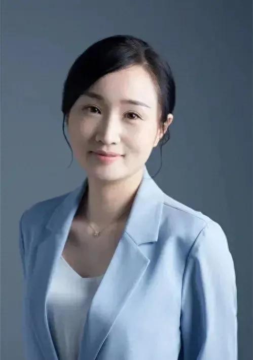 浙江理工大学美女副教授刘曦去世，年仅44岁，何其年轻，何其痛惜。她的同事透