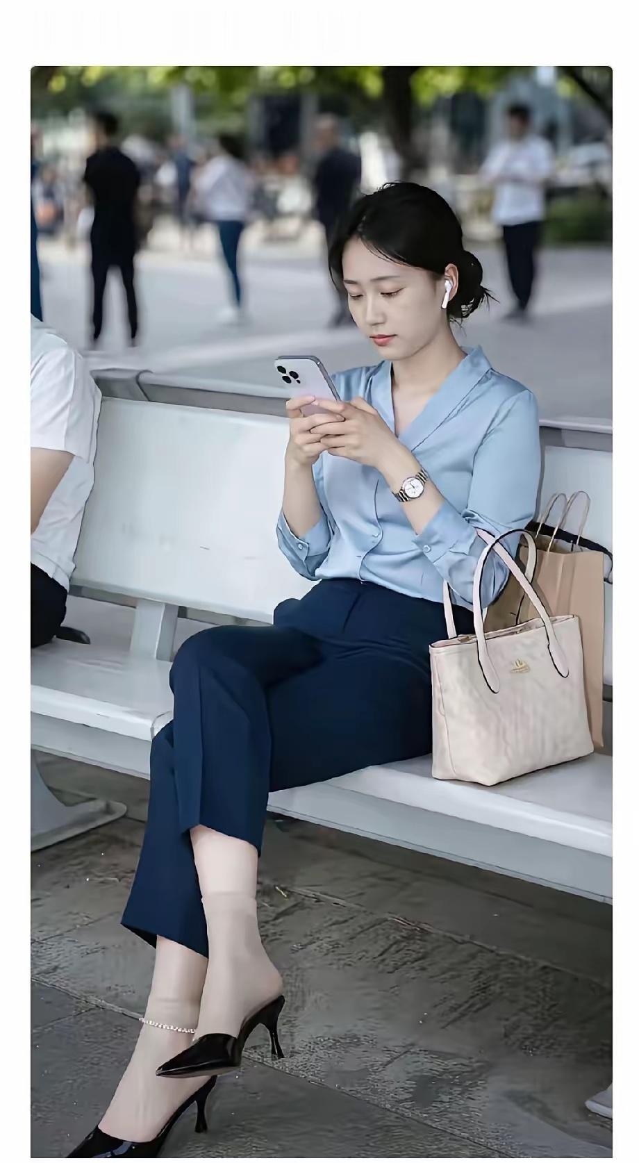 体制内应该不戴脚链吧​​​