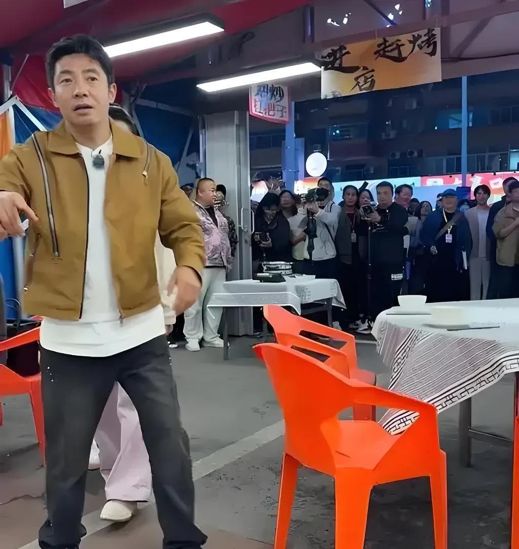 又一次被撒贝宁折服了，不是因为他主持又救了个场，也不是说他主持又获了大奖，而