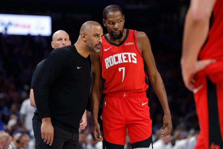 科尔完爆乌度卡翻身了！残阵勇士115-113加时战胜火箭，今天的科尔将残阵用