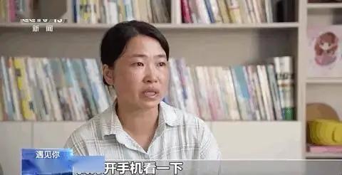 安徽霍山一位母亲六年来日夜操劳摆摊干活，当年儿子中考查出白血病，三万网友凑近五十