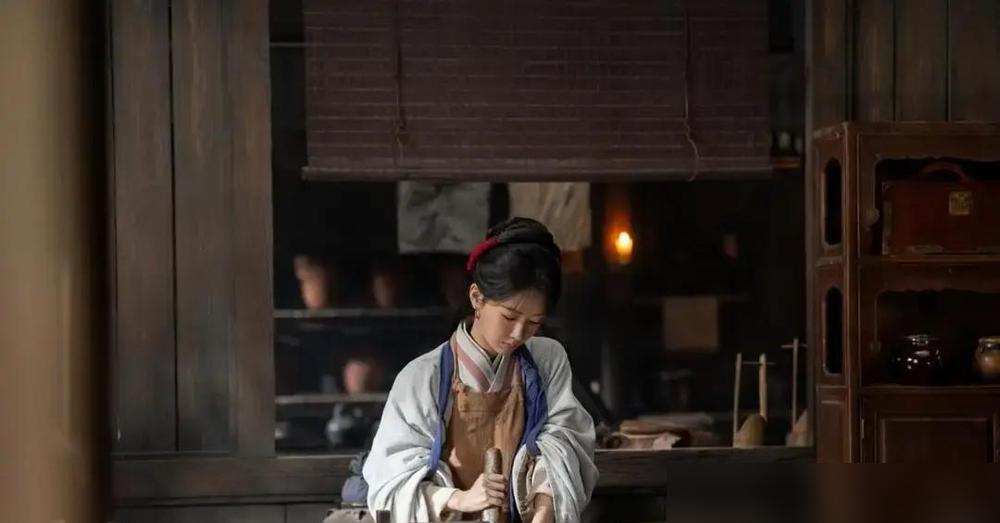 你敢信？刚把杨紫的非遗大剧挤走，这部刑侦喜剧居然被央视临时撤档！上周刚官宣顶