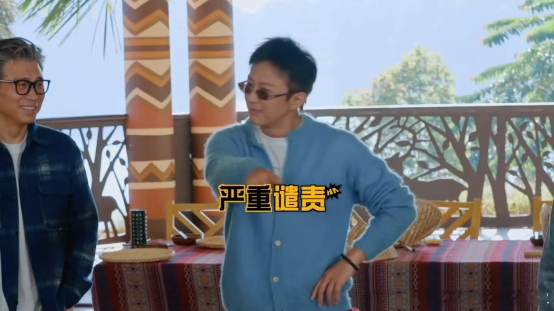 谁还没看邓超问鹿晗身材不难看吧，邓超一把年纪身材管理还这么好，有腹肌就算了哈哈