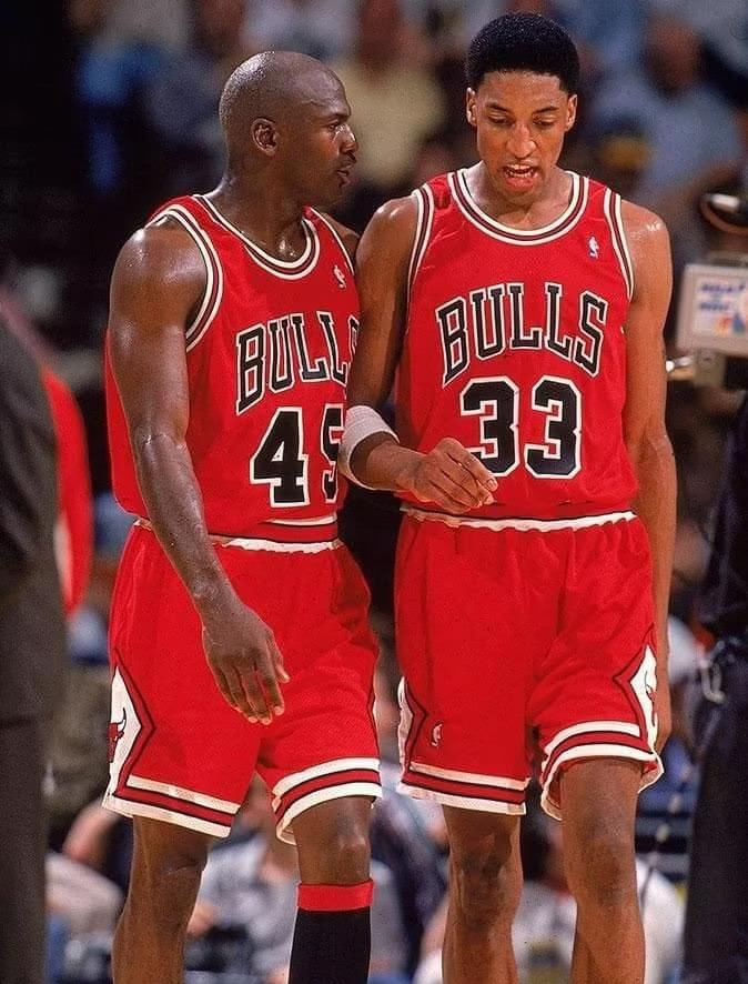 🚨皮彭再次向乔丹发难。🚨皮彭声称，1990年代NBA的记分员会为乔丹“制