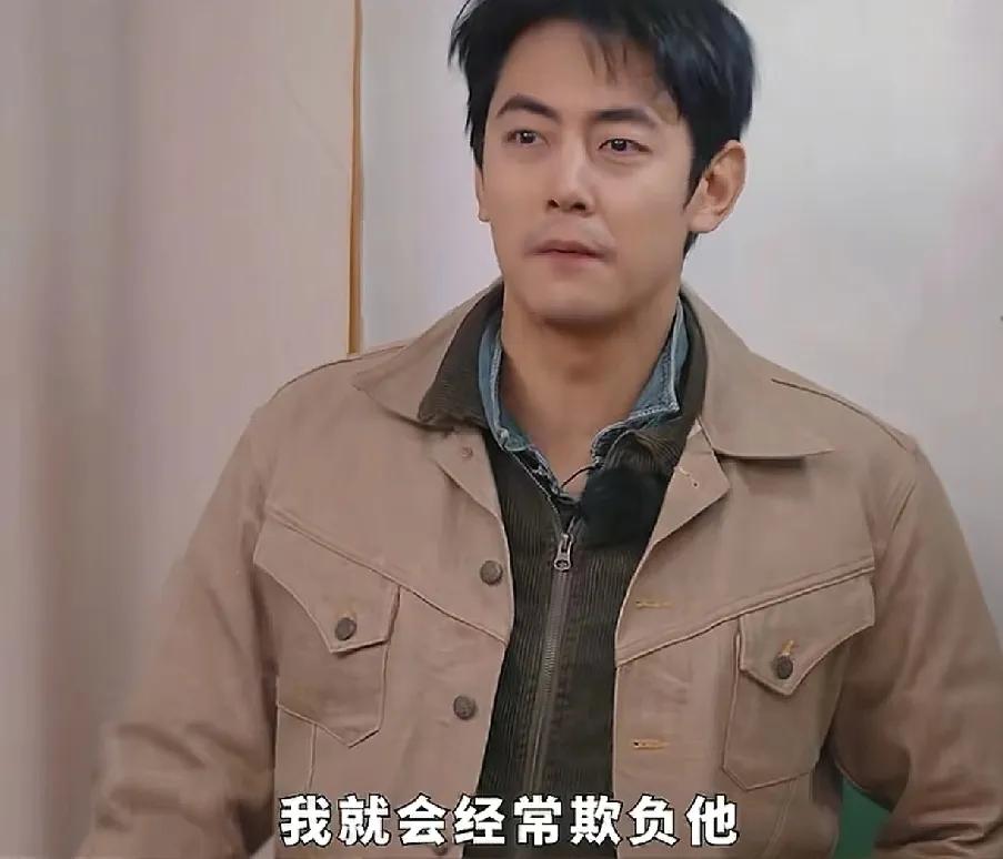 纪凌尘说自己从小就欺负哥哥，有一次还差点把哥哥眼睛砸瞎了，后面俩人就不联系了，再
