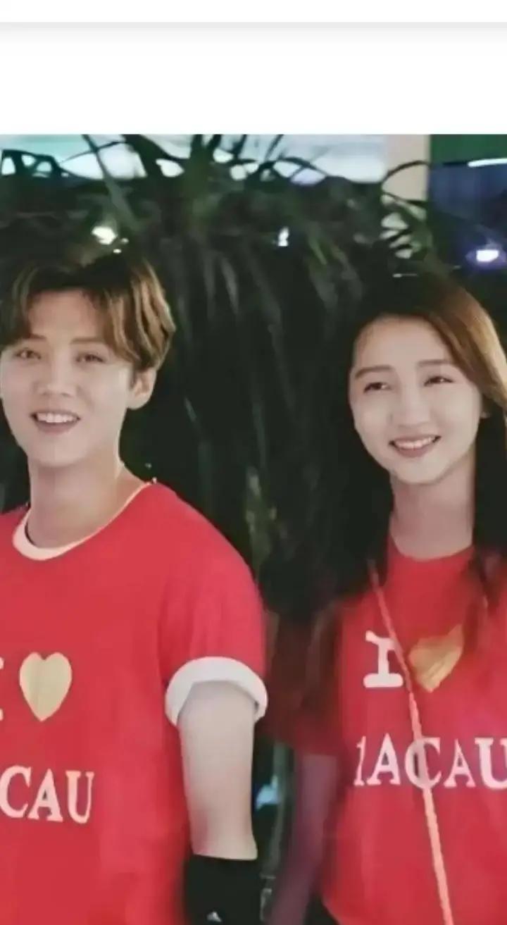 七年了，没等来分手文案，却等来这个。冬至那晚，北京涮肉店的包厢，鹿晗提前一