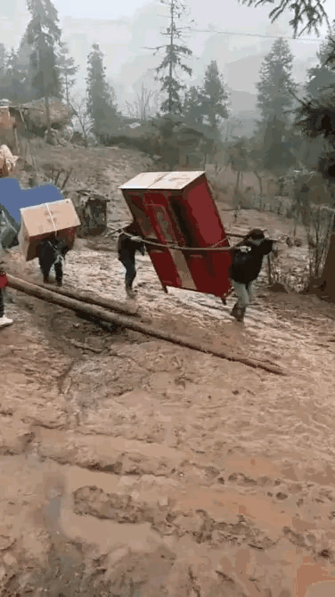 这婚礼估计整个村子都一辈子难忘，这么朴实的新娘不多见了！