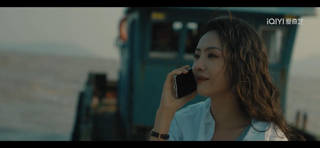 《除恶》看到王萍从架子底下捡起一小袋子药，就知道李晓雅跑不掉了，胡文静来了。