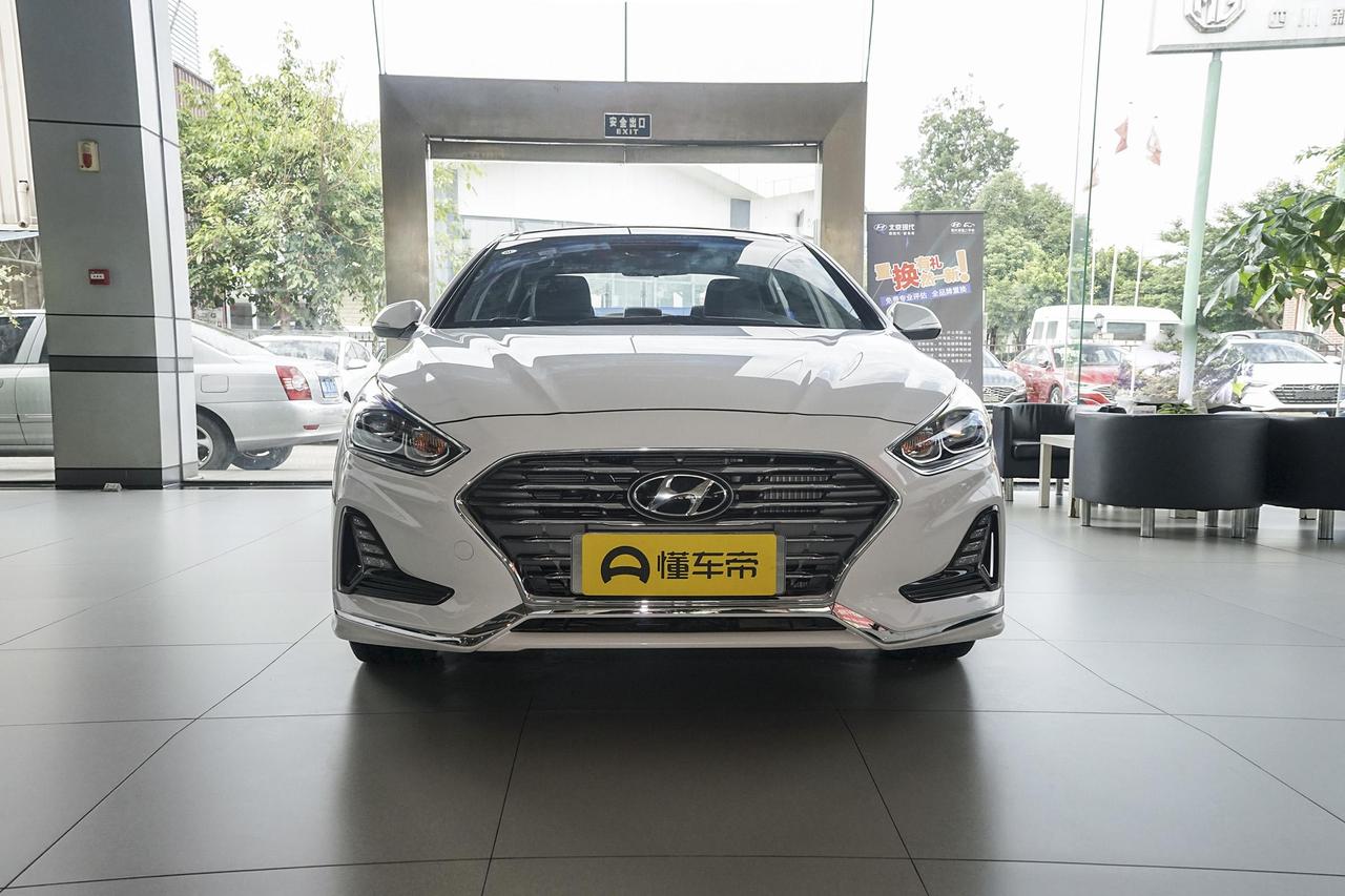 最近在8–12万预算里扒拉二手B级车，跑了六家车商，试了好几台索纳塔，不是看广告