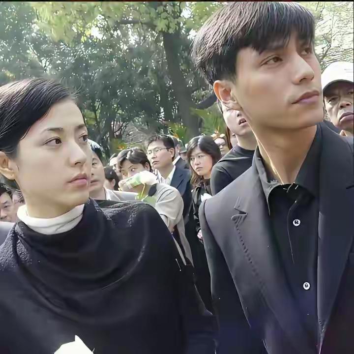 曾黎和陈坤这一次绝对是素颜，素颜，素颜，绝对是素颜，重要的事说三遍，其实大家发现