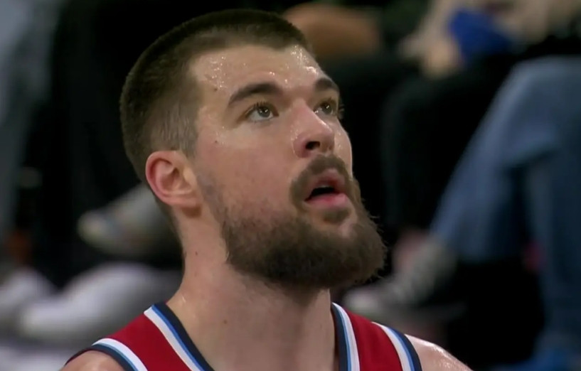 实话实说：nba所有的交易里我最震惊的就是祖巴茨，简直就是疯狂掠夺式交易，意外祖