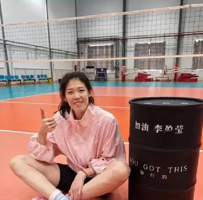 米兰俱乐部因为一次膝盖检查，就果断放弃了中国女排的明星主攻。这份冰冷的医学