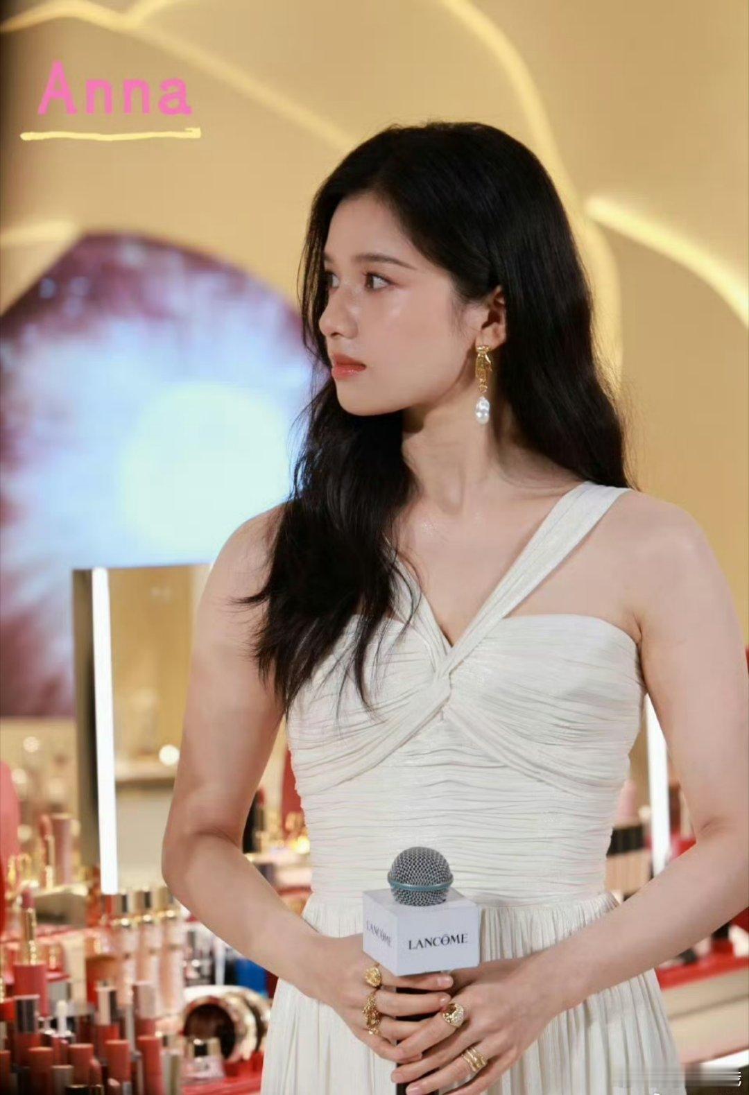 张婧仪生图也太生了这个张婧仪生图就这样轻轻的秒了皮肤状