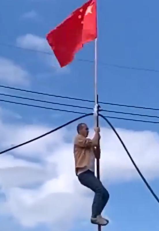 泰军战斗机紧急终止行动，柬埔寨大楼出现红旗，这一招令人猝不及防！泰柬边境争端