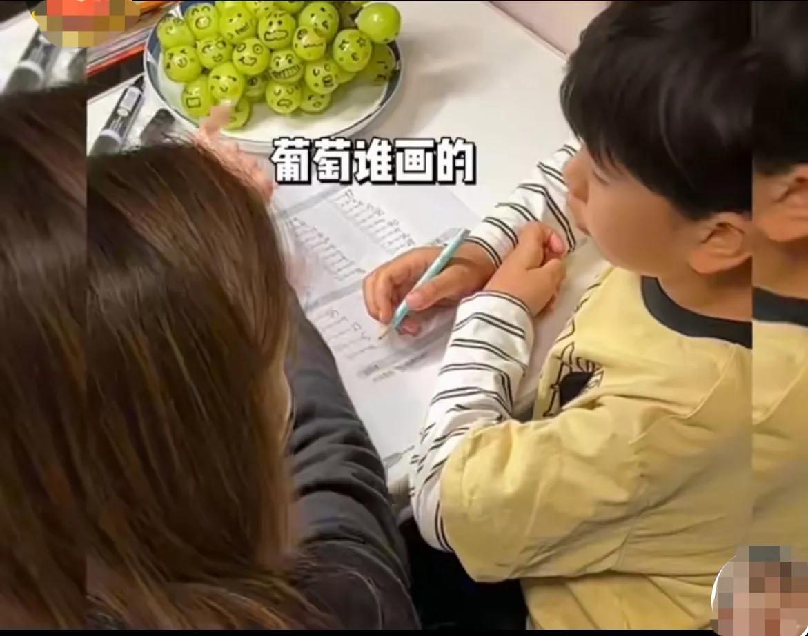 葡萄谁画的？这个孩子是该被批评还是该被表扬？成才不只一条路，提子上画画又何尝